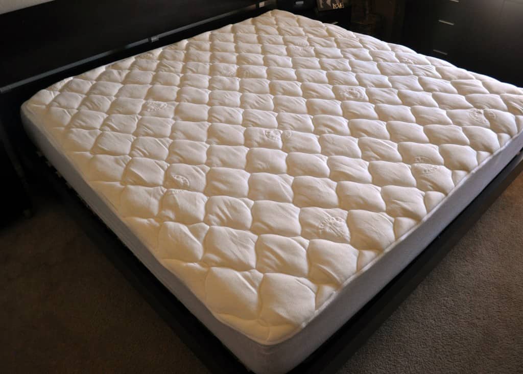 eLuxurySupply竹制床垫垫-国王尺寸的10”泡沫床垫